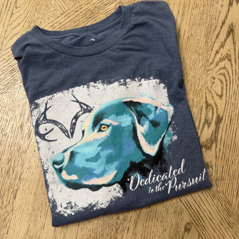 Realtree Mens Size Medium Blue Dog Labrador Dedicated to Pursuit Graphic T-Shirt